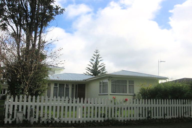 Photo of property in 76 Birmingham Street, Takaro, Palmerston North, 4412