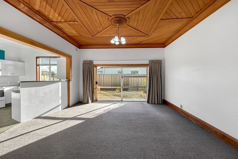 Photo of property in 24 Park Street, Winton, 9720