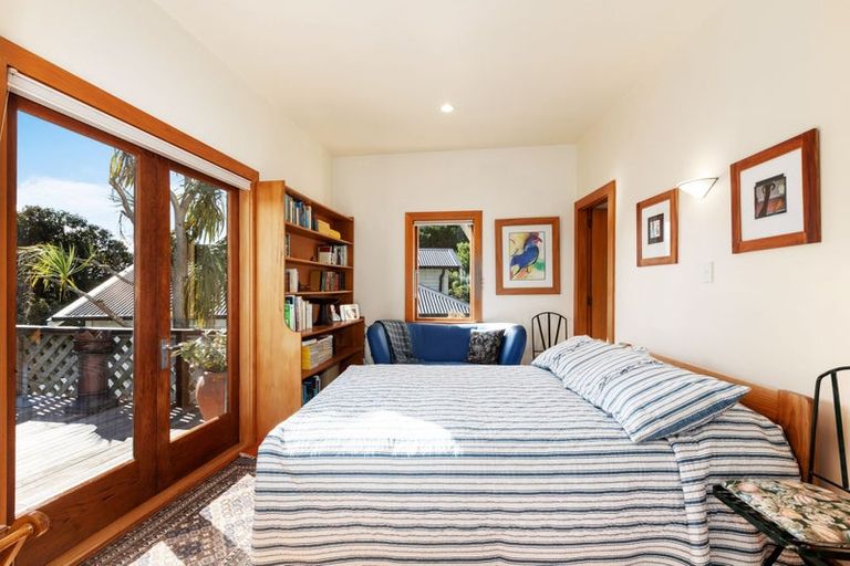 Photo of property in 355 Muritai Road, Eastbourne, Lower Hutt, 5013