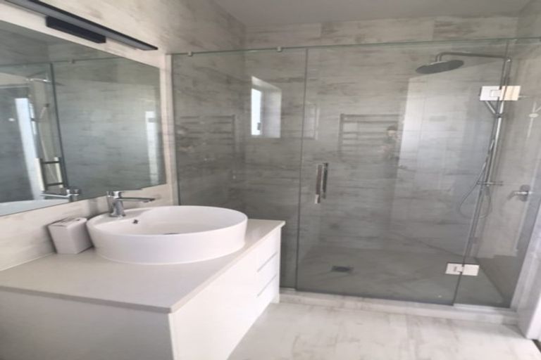 Photo of property in 12 Greenfinch Road, Hobsonville, Auckland, 0616