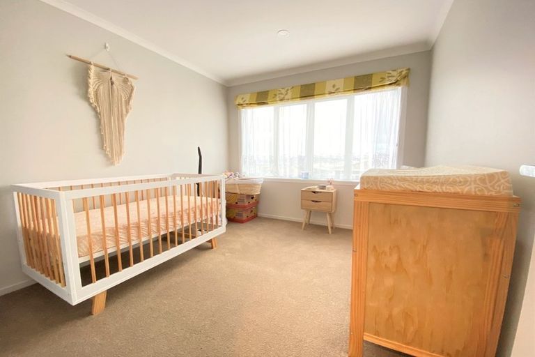 Photo of property in 22 Fernly Rise, Flat Bush, Auckland, 2019