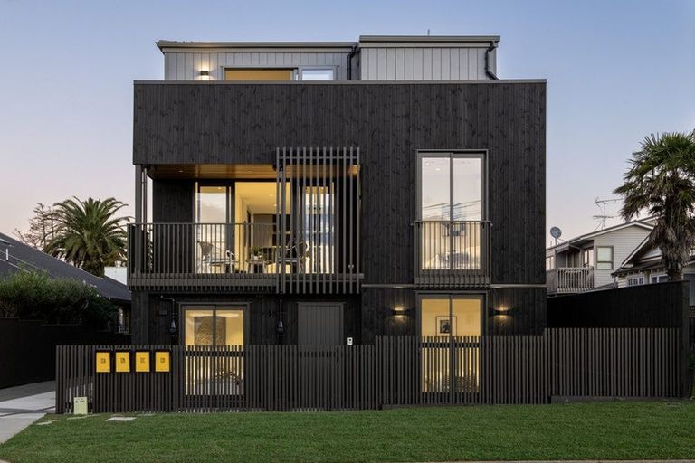 Photo of property in 12a Kowhai Road, Campbells Bay, Auckland, 0630