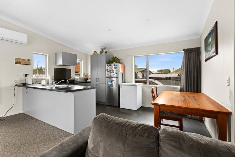 Photo of property in 1033a Hood Street, Mayfair, Hastings, 4122
