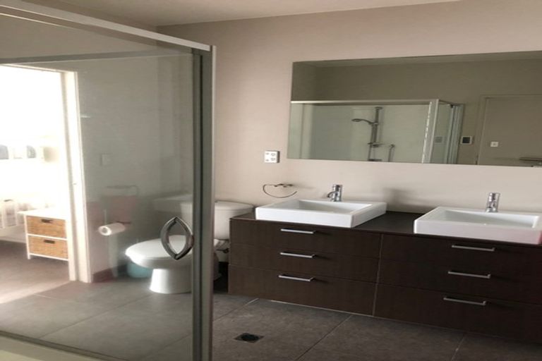 Photo of property in Shoal Haven Apartments, 112a/130 Anzac Street, Takapuna, Auckland, 0622