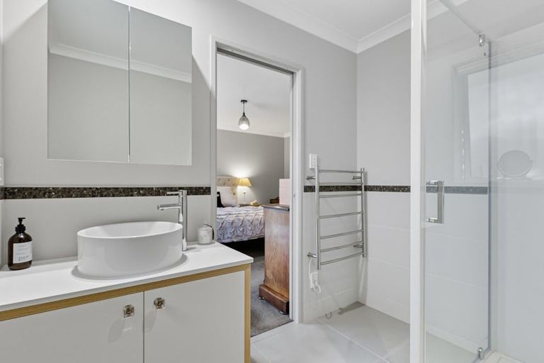 Photo of property in 11 Haden Place, Omokoroa, 3114