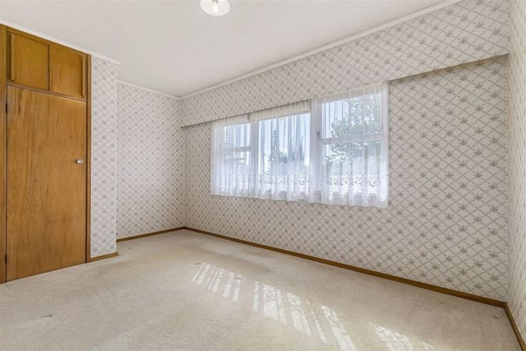 Photo of property in 265 Great North Road, Henderson, Auckland, 0612