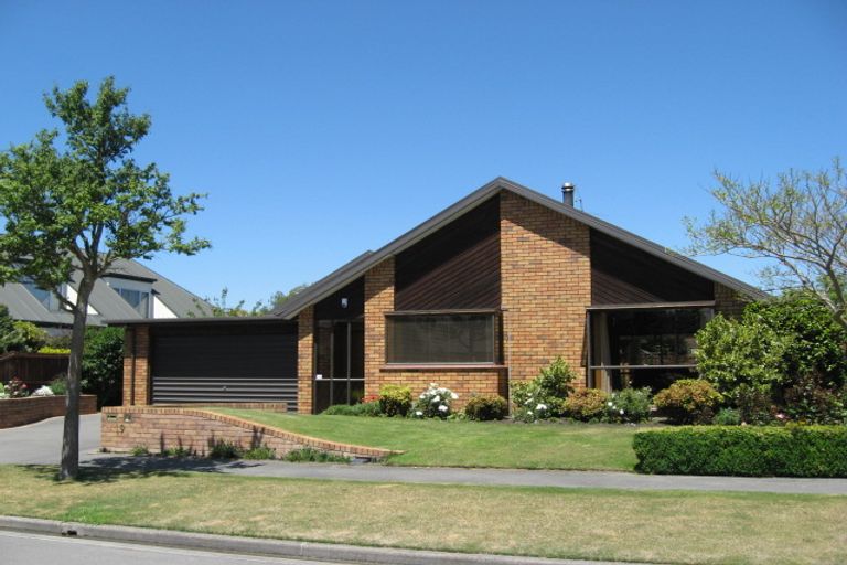 Photo of property in 19 Greystoke Lane, Avonhead, Christchurch, 8042