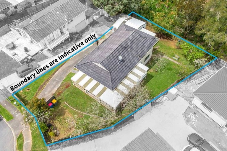 Photo of property in 24 Scarlock Avenue, Browns Bay, Auckland, 0630
