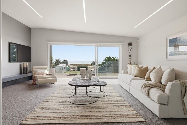 Photo of property in 1025 Papamoa Beach Road, Papamoa Beach, 3118