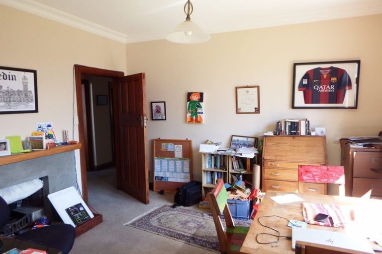 Photo of property in 13 Ross Street, Marton, 4710