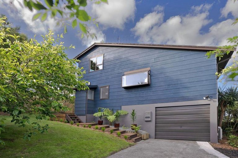 Photo of property in 2/15b Nandana Drive, Glen Eden, Auckland, 0602