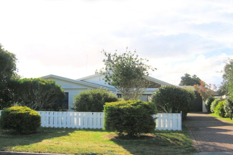 Photo of property in 115 Linton Crescent, Whangamata, 3620