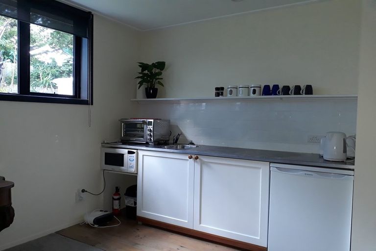 Photo of property in 261 Karaka Bay Road, Karaka Bays, Wellington, 6022