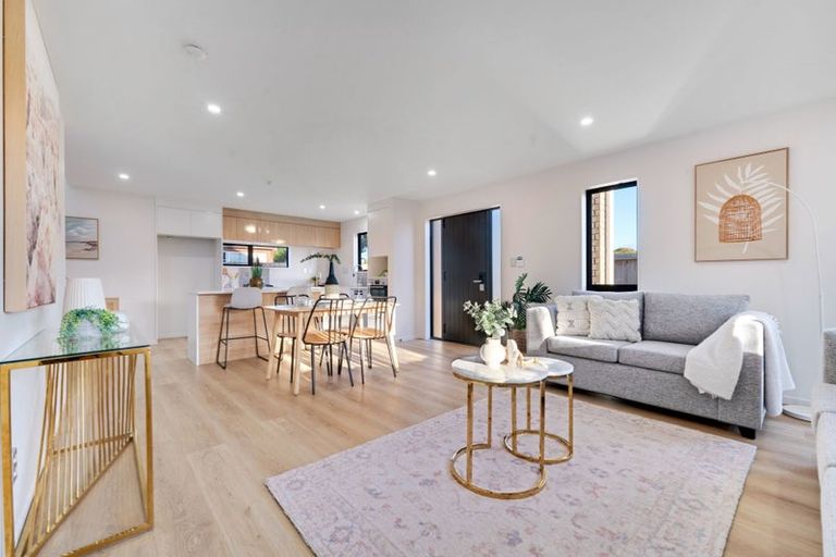 Photo of property in 2/34 Ashlynne Avenue, Papatoetoe, Auckland, 2025