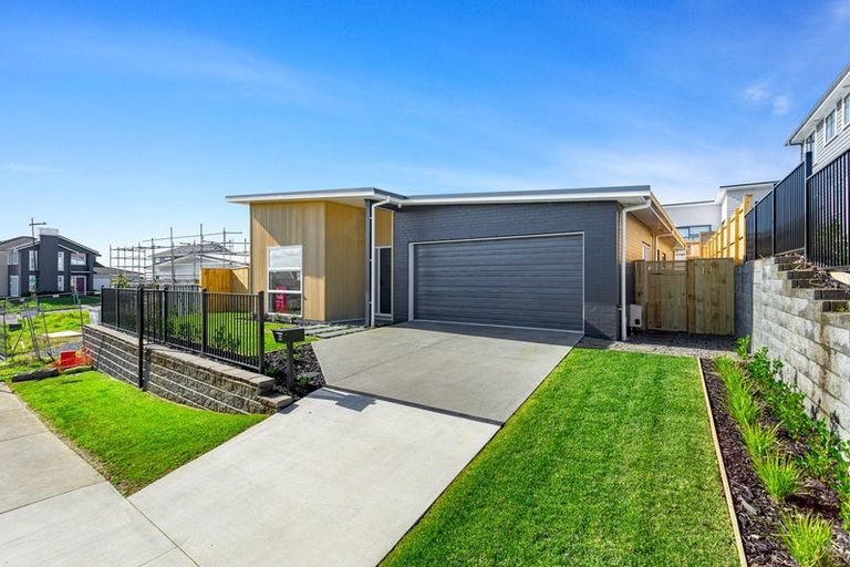 Photo of property in 23 Symes Drive, Red Beach, 0932