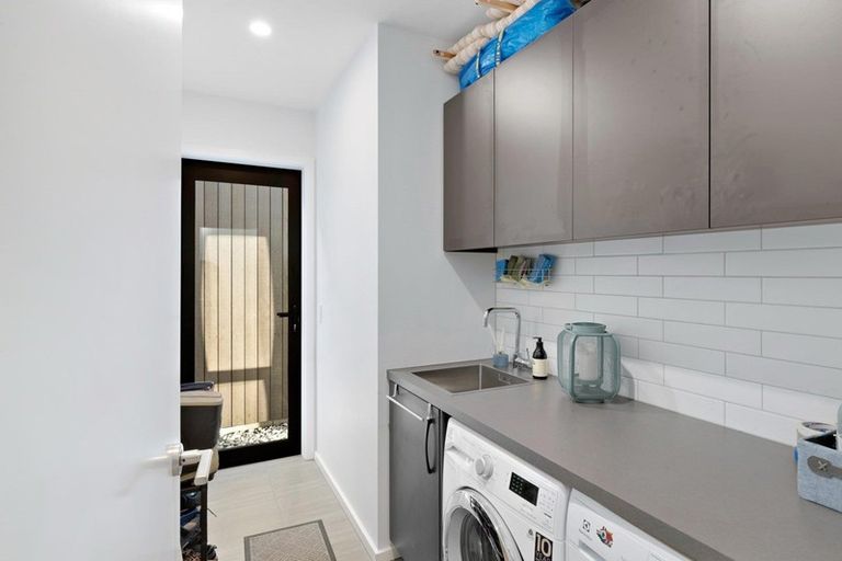 Photo of property in 2 Kotuku Lane, Hobsonville, Auckland, 0616