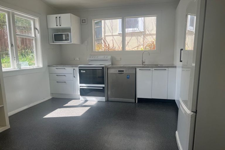 Photo of property in 17 Scarborough Terrace, Mount Victoria, Wellington, 6011