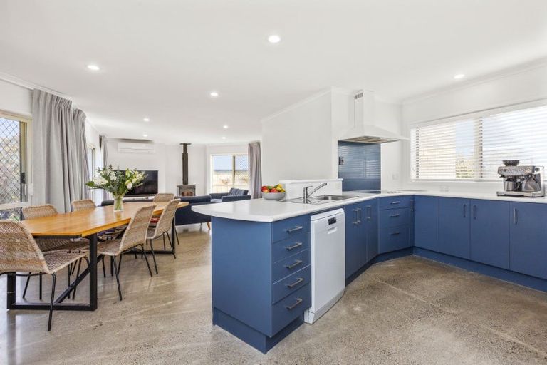 Photo of property in 14 Fairview Place, Havelock North, 4130