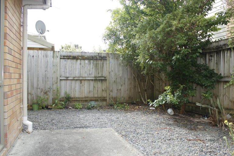 Photo of property in 19 Verdale Circle, Glen Eden, Auckland, 0602