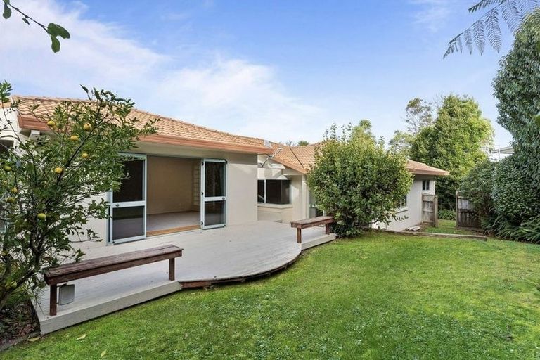 Photo of property in 1 Halldene Terrace, Red Beach, 0932