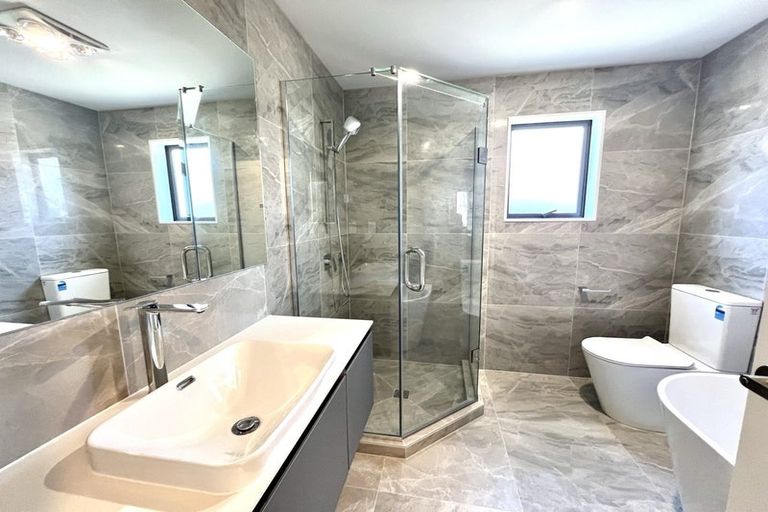 Photo of property in 20b Clovelly Road, Bucklands Beach, Auckland, 2012