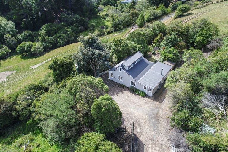 Photo of property in 164 Pawsons Valley Road, Duvauchelle, 7581