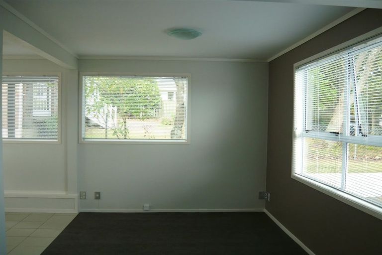 Photo of property in 50 Golf Road, New Lynn, Auckland, 0600