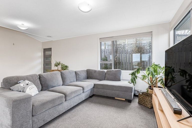 Photo of property in 4 Staysail Place, Whitby, Porirua, 5024