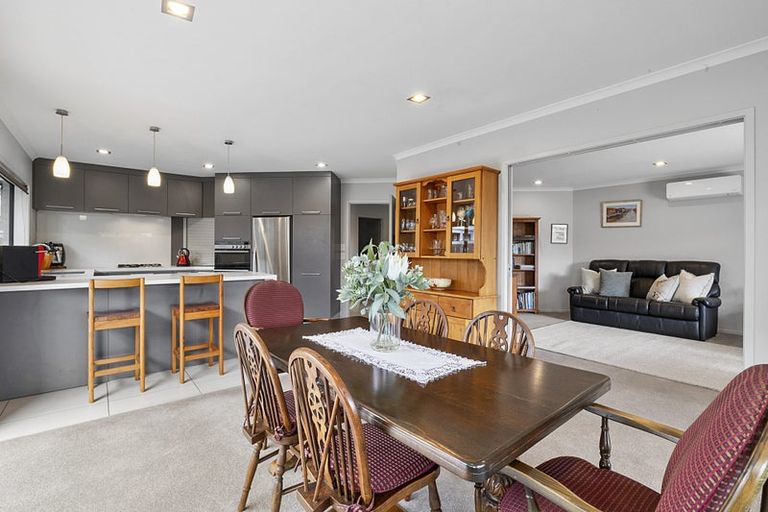 Photo of property in 11b Montrose Place, Highlands Park, New Plymouth, 4312