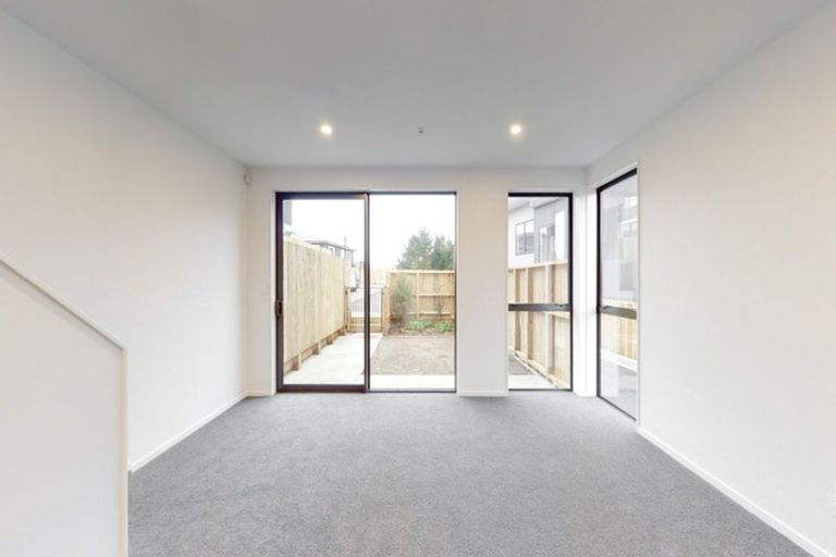 Photo of property in 62u7 Spenmoor Street, Newlands, Wellington, 6037