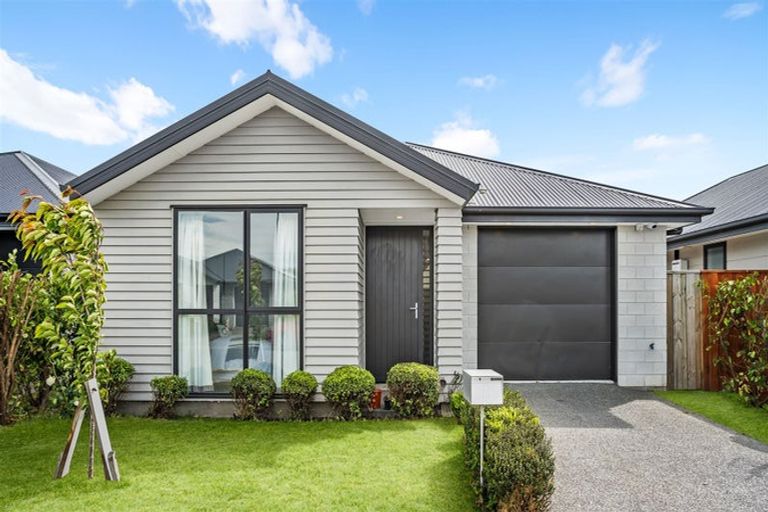 Photo of property in 14 George Square West, Wigram, Christchurch, 8025