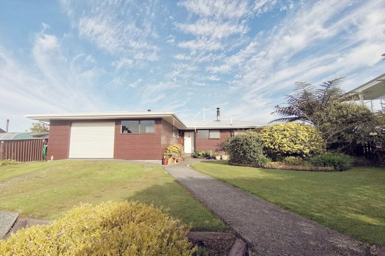 Photo of property in 2 Whitcombe Terrace, Hokitika, 7810