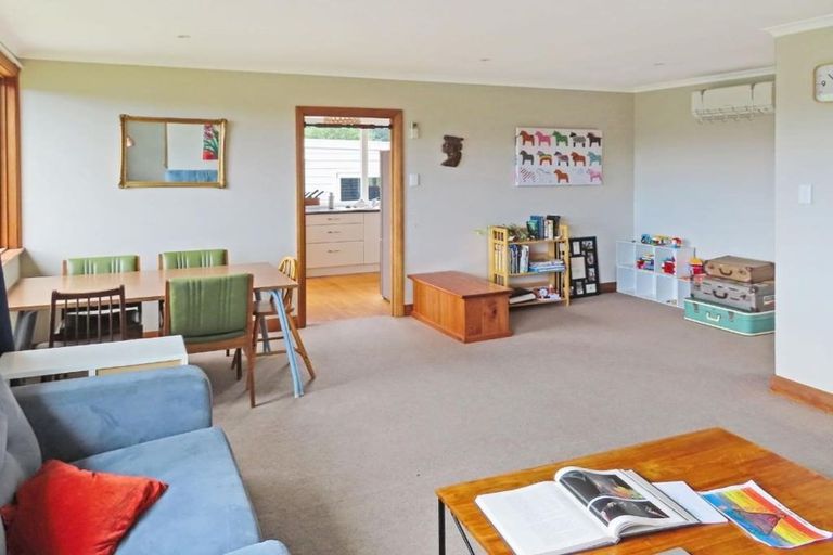 Photo of property in 6 Hill Grove, Naenae, Lower Hutt, 5011