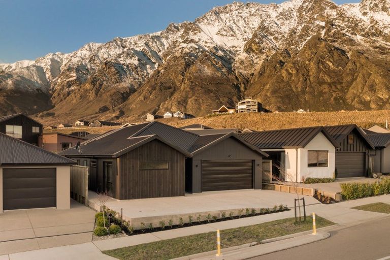 Photo of property in 50 Muster Road, Jacks Point, 9371