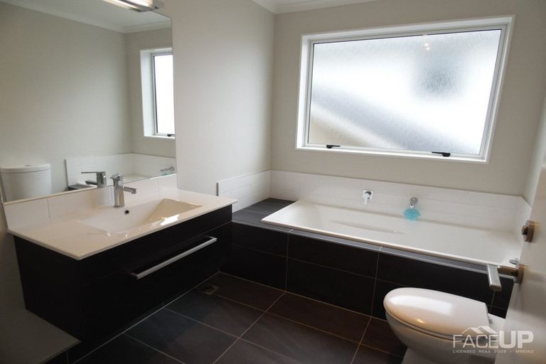 Photo of property in 4 Touhou Road, Hobsonville, Auckland, 0616