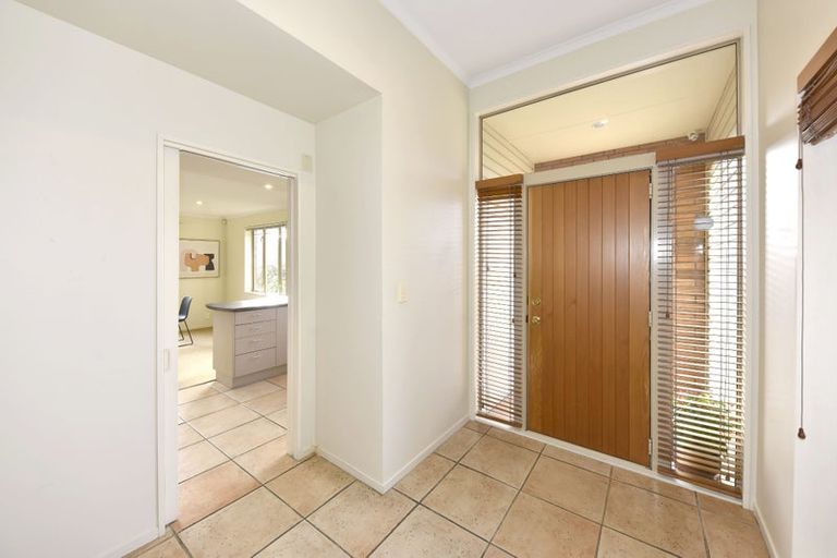 Photo of property in 8 Scarlet Lane, Redwood, Christchurch, 8051