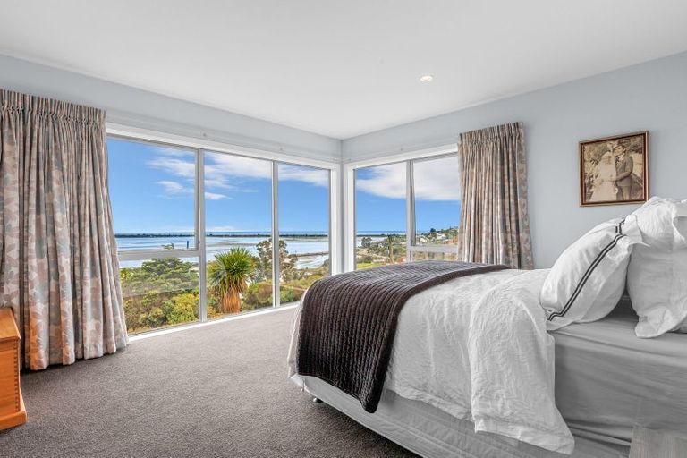 Photo of property in 20 Maffeys Road, Mount Pleasant, Christchurch, 8081