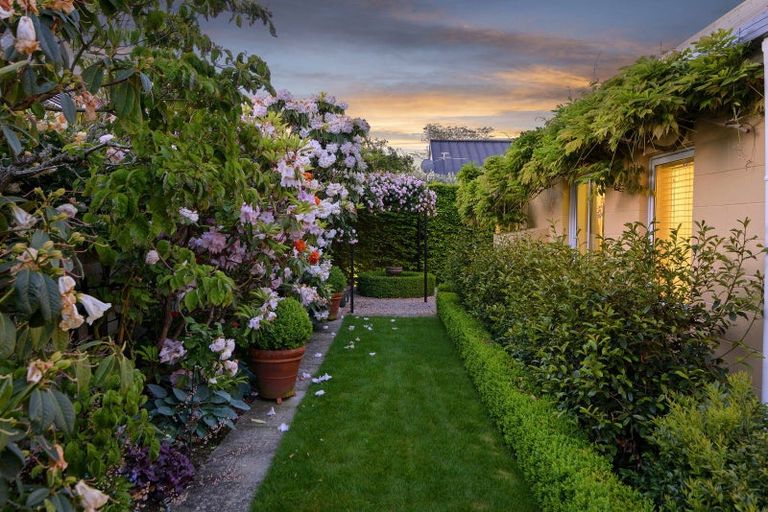 Photo of property in 89 Merivale Lane, Merivale, Christchurch, 8014
