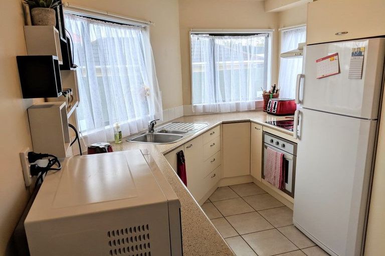 Photo of property in 2/89 Portage Road, New Lynn, Auckland, 0600