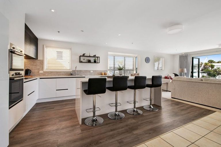 Photo of property in 50 Harbour Village Drive, Gulf Harbour, Whangaparaoa, 0930