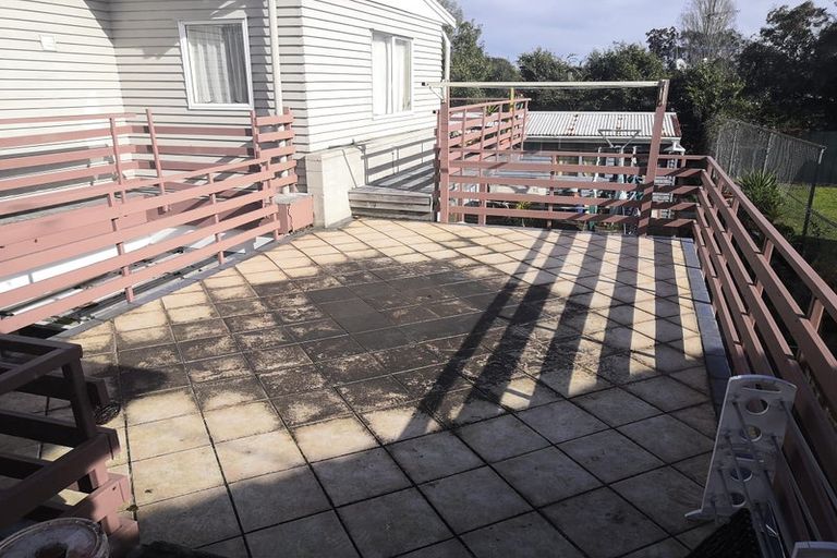 Photo of property in 3 Manapouri Place, Pakuranga Heights, Auckland, 2010