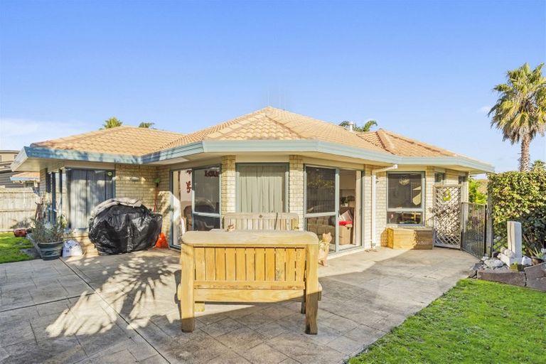 Photo of property in 77 Santa Monica Drive, Papamoa Beach, Papamoa, 3118