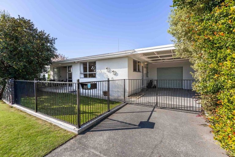 Photo of property in 30 Chester Street, Taradale, Napier, 4112