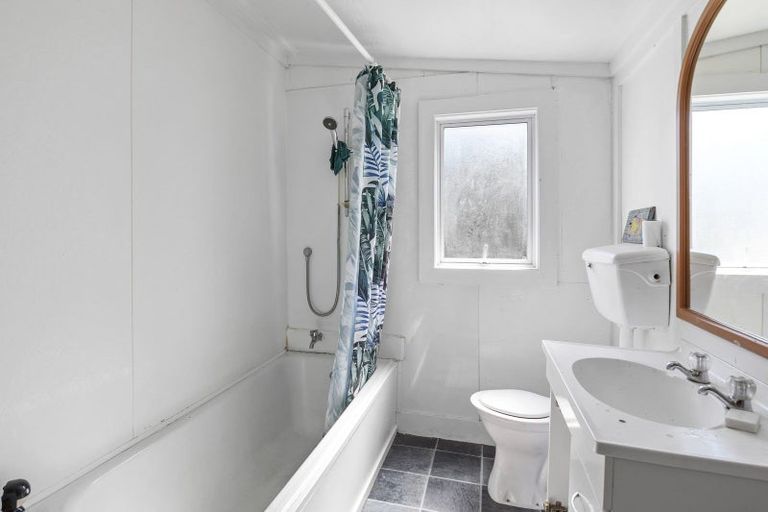 Photo of property in 176 Commercial Street, Takaka, 7110