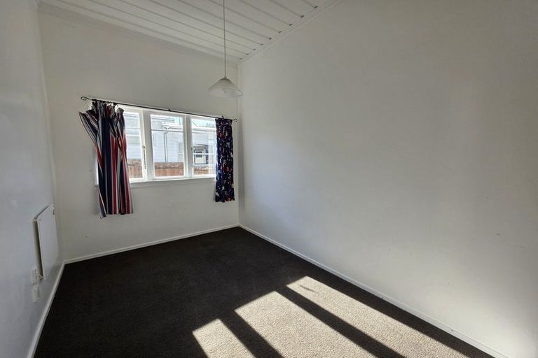 Photo of property in 43 Lorna Street, Lynmouth, New Plymouth, 4310