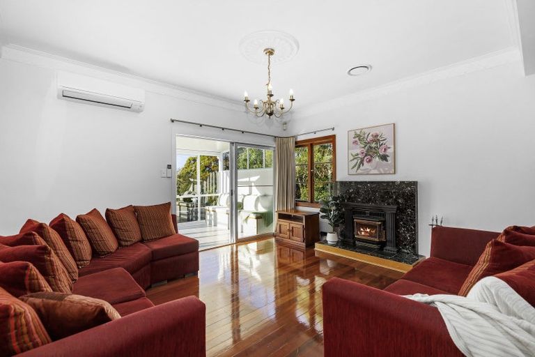 Photo of property in 53 The Drive, Tawa, Wellington, 5028