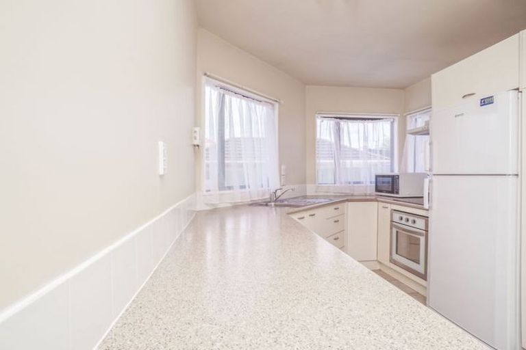 Photo of property in 2/89 Portage Road, New Lynn, Auckland, 0600