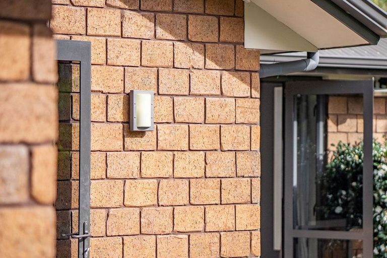 Photo of property in 48 Wiltshire Drive, Huntington, Hamilton, 3210
