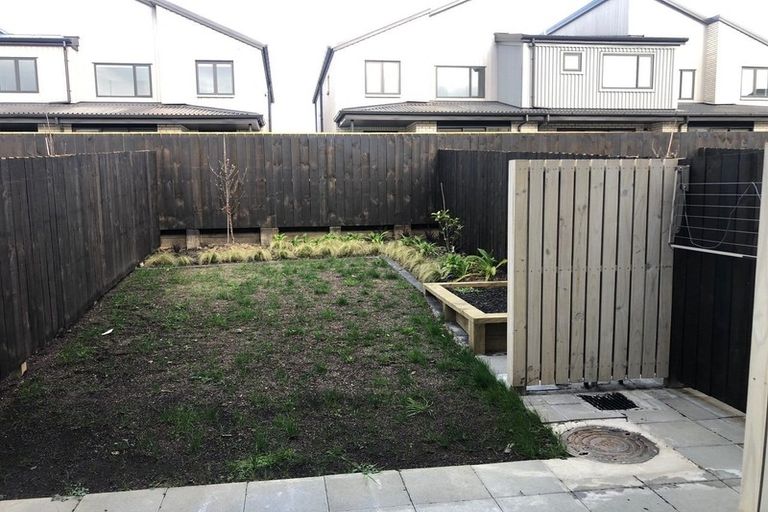 Photo of property in 35 Peihana Road, Hobsonville, Auckland, 0616