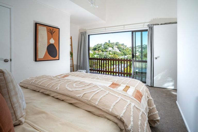 Photo of property in 16 Garden Road, Northland, Wellington, 6012